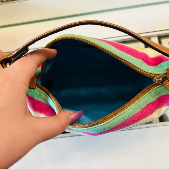 Authentic Discontinued Coach bag💖